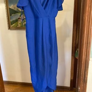 Extremely flattering midi size 0 wedding guest dress